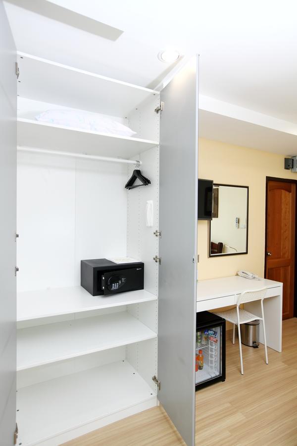 Icheck Inn Sukhumvit 22 Bangkok Bagian luar foto